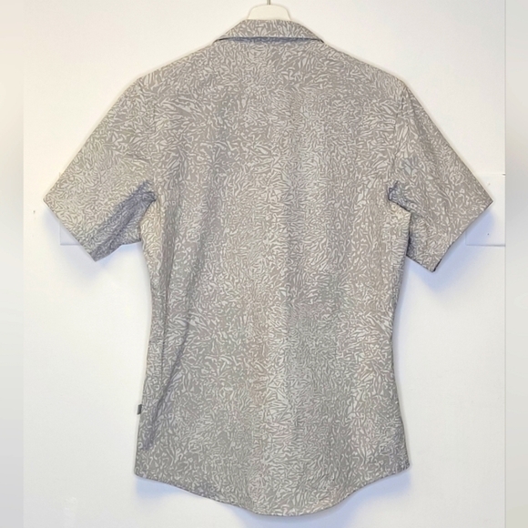 Lululemon Airing Easy Short Sleeve Shirt Grey and White Size S. - Picture 11 of 15